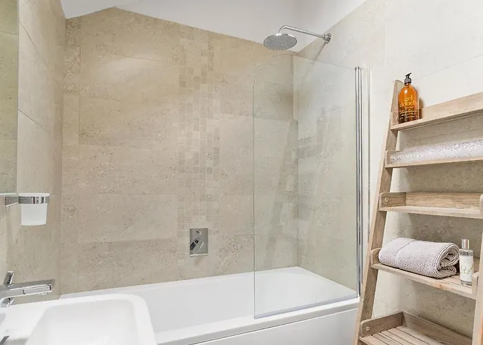 Hotel The Hoggest@high House Farm *